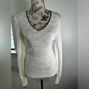 Elie Tahari Sweater  White V Neck Black Trim Size Small Beige